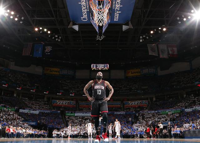 他在NBA的15个赛季里，先后在太阳、火箭、热火、猛龙、篮网、公牛和雄鹿效力过。